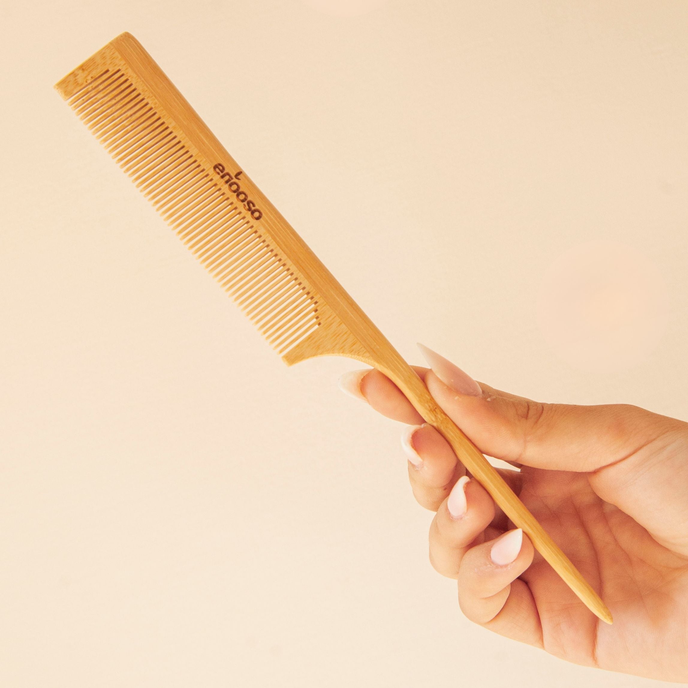 Pettine in legno per styling e acconciature